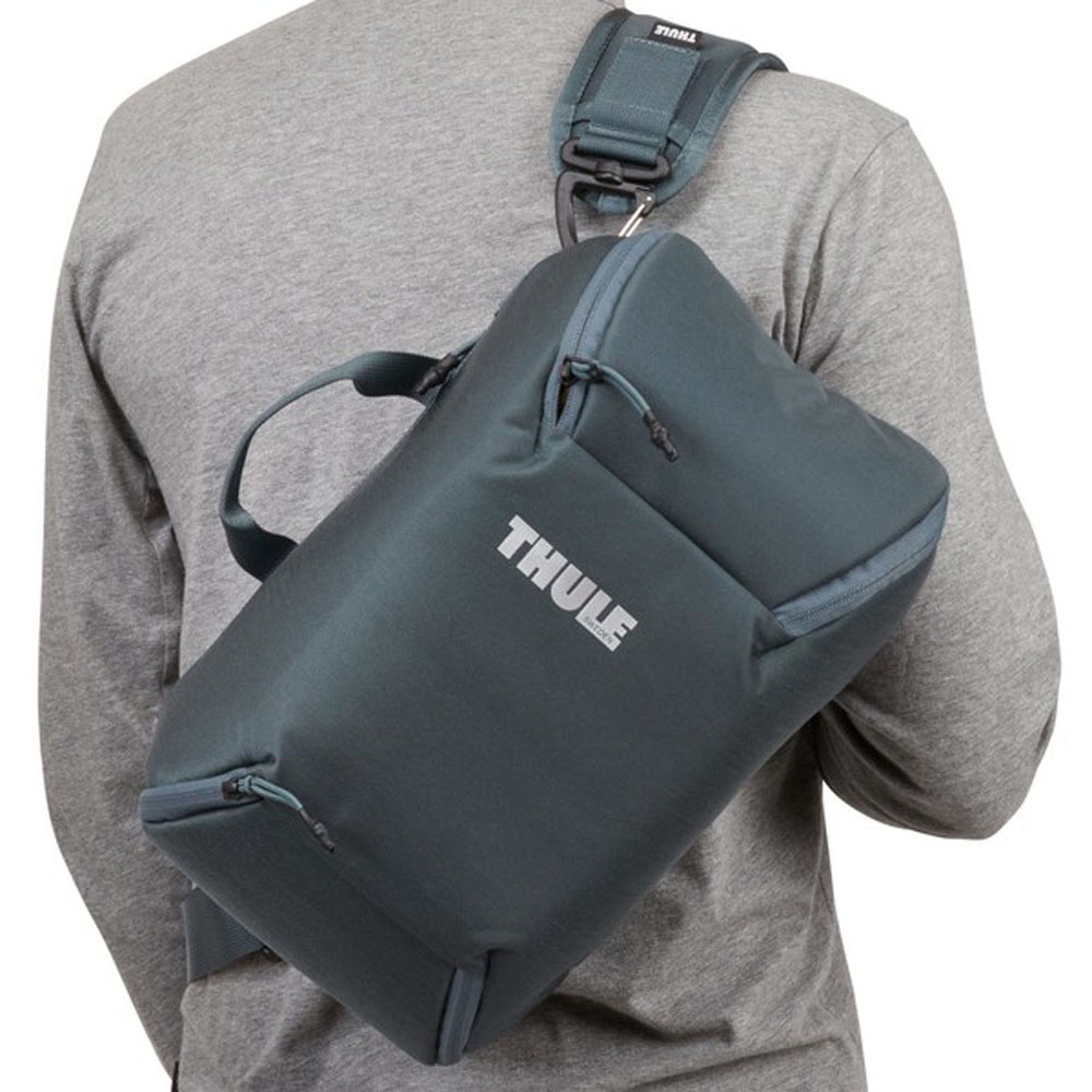 Thule Covert DSLR Backpack 32L