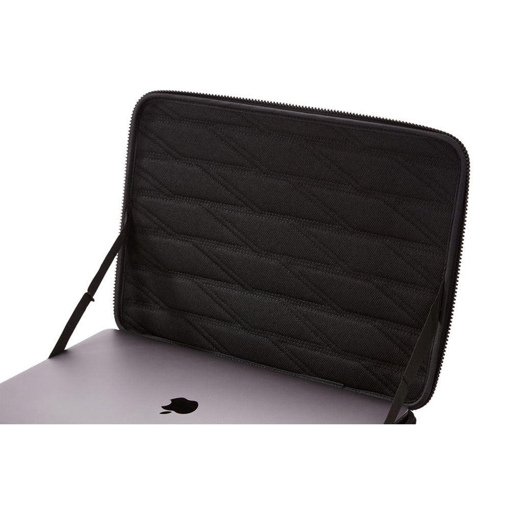 Thule Gauntlet MacBook Pro&reg; Sleeve 15"